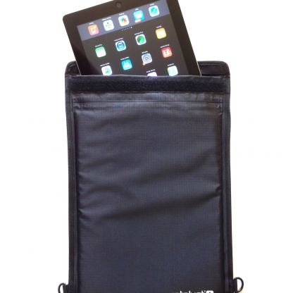 Catalyst Waterproof sleeve - водонепромокаема чанта с презрамка за iPad Air, таблети и лаптопи до 11 инча (черен) 3