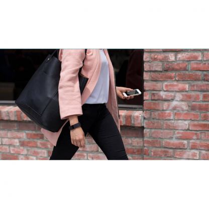 Fitbit Charge Large Size - гривна с дисплей за следене на дневната и нощна активност на организма за iOS и Android (черен) 3