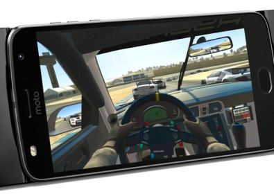 Обявяване на новите Moto Mods: Moto Gamepad, JBL SoundBoost 2, Moto TurboPower Pack и Moto Style Shell 