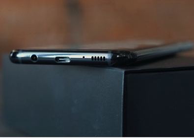 Актуализацията за Samsung Galaxy S8 и S8 + наруши работата на бързото зареждане