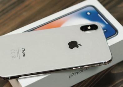 Apple: Продажбите на iPhone паднаха, но приходите достигнаха нов рекорд