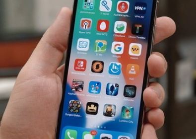 Потребителите на iPhone X се оплакват от много  грешки на екрана при звънене