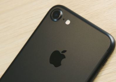 Apple случайно счупи микрофона на някои iPhone 7 при актуализация на iOS