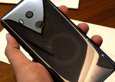 Необявени нови фонови картини в HTC U12 +
