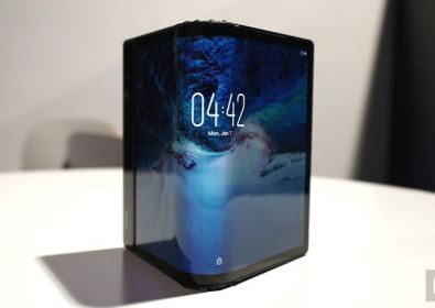 Apple подготвя сгъваем iPhone. Информация от Samsung