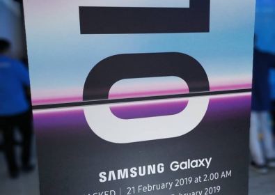 Начална дата за предварителна заявка за Samsung Galaxy S10 и S10 + /спостер/