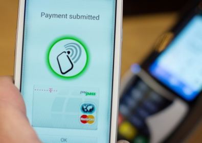 Бързото развитие на NFC технологията за разплащане с телефон е необратимо