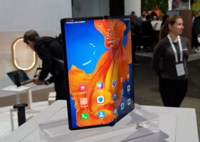 Huawei ще извади стара концепция за сгъваем екран в Mate X2