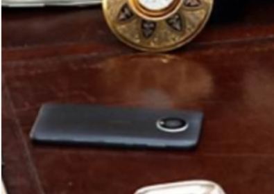 Джеймс Бонд показа дизайна на бъдещия смартфон на Nokia на снимачната площадка