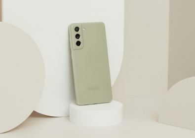 Официално разопаковане на Samsung Galaxy S21 FE: Какво има в кутията?