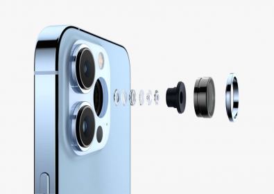 Известен анализатор обяснява огромните камери на iPhone 14 Pro