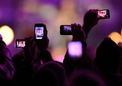 Apple ще се опита да откаже феновете да правят снимки и видеоклипове на концерти