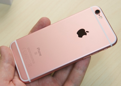 Apple признава дефекта в батериите на iPhone 6S от първата партида