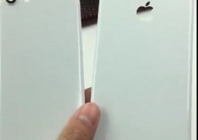 Apple iPhone 7 в цвят Jet White може да изглежда така