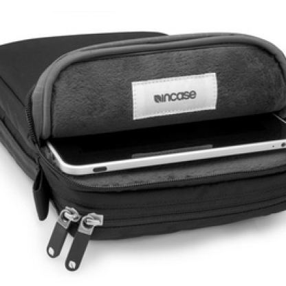 InCase Travel Kit Plus - кожен калъф и поставка за iPad   4