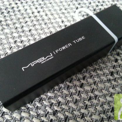 MiPow Power Tube 4000M Преносимо зарядно 4000mAh с вграден Micro-USB конектор и USB изход - черен 2