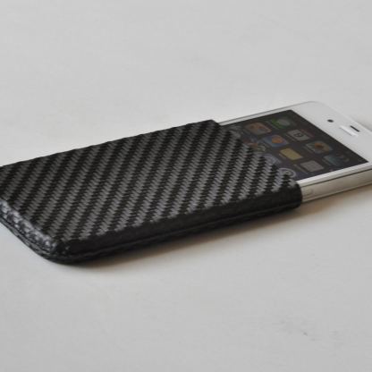 CarbonTouch Basic Case - карбонов калъф с лента за издърпване за iPhone 4S, iPhone 4  3