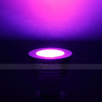 RGB светодиодна лампа/крушка с 16 цвята + дистанционна управление, 3W E27 цокъл 7
