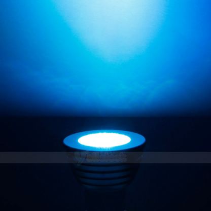 RGB светодиодна лампа/крушка с 16 цвята + дистанционна управление, 3W E27 цокъл 6