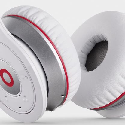 Beats by Dre Wireless Over Ear - DJ-ски слушалки с микрофон и управление на звука за iPhone, iPod и iPad (бял) 3