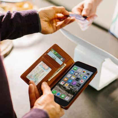 TwelveSouth Journal - луксозен кожен калъф тип портфейл за iPhone SE (2020), iPhone 8, iPhone 7 (кафяв) 5