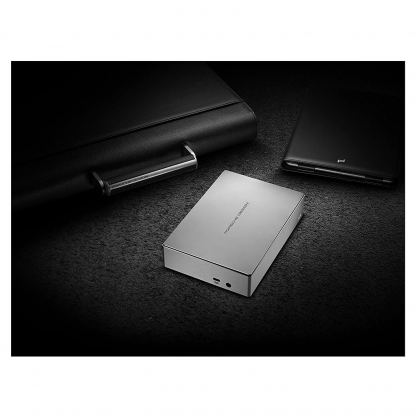 Porsche Design Desktop Drive USB-C 8TB - дизайнерски външен хард диск с USB-C (сребрист) 5