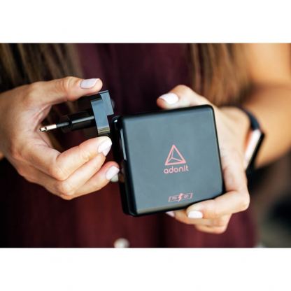Adonit Wireless TravelCube Pro Charger - захранване за ел. мрежа с USB-C и USB изходи, външна батерия и пад за безжично зареждане (черен) 5
