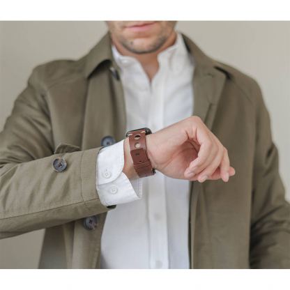 Meridio Norrebro Full Grain Leather Band - уникална ръчно изработена кожена (естествена кожа) каишка за Apple Watch 42мм, 44мм (тъмнокафяв) 5