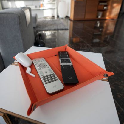 4smarts Pocket Tray Organizer, 15W - настолен органайзер с поставка (пад) за безжично зареждане за Qi съвместими устройства (черен) 6