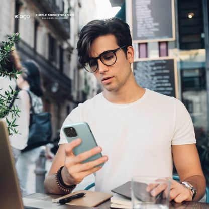 Elago MagSafe Soft Silicone Case - силиконов (TPU) калъф с вграден магнитен конектор (MagSafe) за iPhone 12, iPhone 12 Pro (зелен) 2