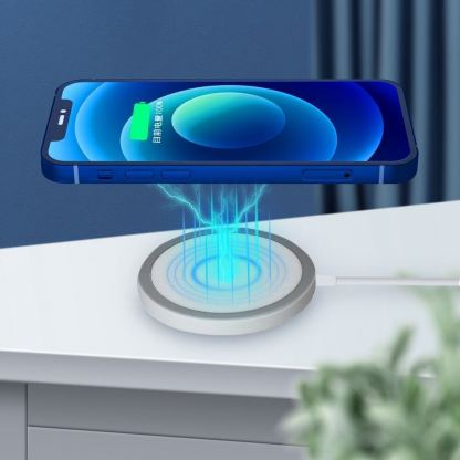 WK Design USB-C Mini Magnetic Wireless Qi Charger 15W - поставка (пад) за безжично зареждане за iPhone с Magsafe (сребрист) 4