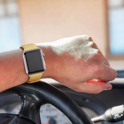 JC Design Silicone Link Band - магнитна силиконова каишка за Apple Watch 38мм, 40мм (жълт) 3