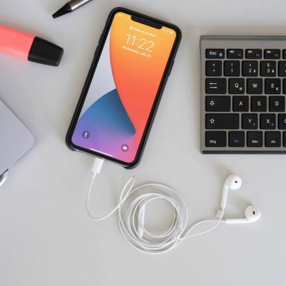 4smarts In-Ear Stereo Lightning Headset Melody 2 - слушалки със сертифициран Lightning кабел, управление на звука и микрофон (бял) 4