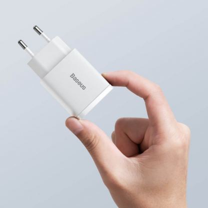 Baseus Compact USB & USB-C QC 3.0 Wall Charger 20W (CCXJ-B02) - захранване за ел. мрежа с USB и USB-C изходи и технология за бързо зареждане (бял) 7