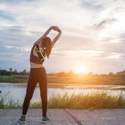 Ultimate 4-pocket Running Belt - универсален спортен калъф за кръста с 4 джоба за смартфони (сив) 13