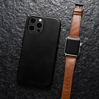 iCarer Leather Oil Wax MagSafe Case - кожен (естествена кожа) кейс с MagSafe за iPhone 13 Pro (черен) 13