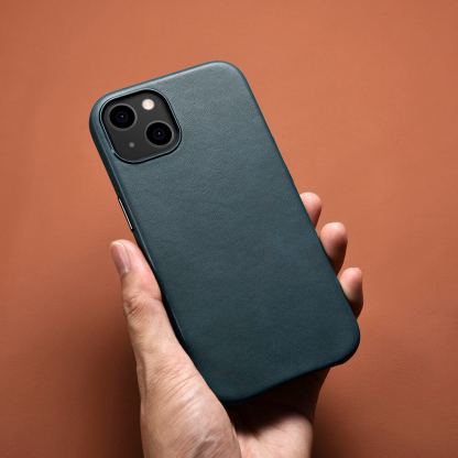 iCarer Leather Oil Wax MagSafe Case - кожен (естествена кожа) кейс с MagSafe за iPhone 13 (син) 11