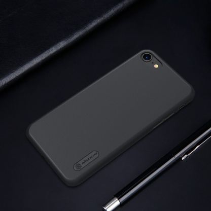 Nillkin Super Frosted Shield Kickstand Case - поликарбонатов кейс с поставка за iPhone SE (2022), iPhone SE (2020), iPhone 8, iPhone 7 (черен) 15