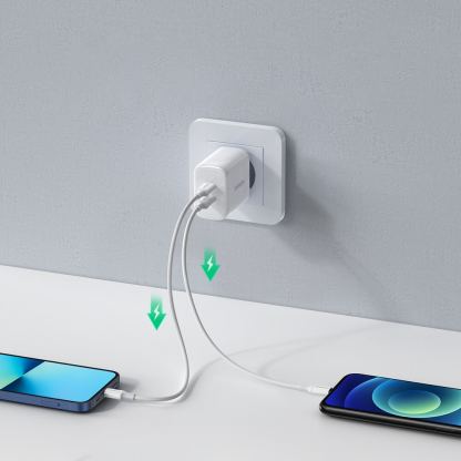 Ugreen Travel Wall Charger Power Delivery 40W - захранване за ел. мрежа смартфони и таблети с 2xUSB-C изхода и с технология за бързо зареждане (бял) 2