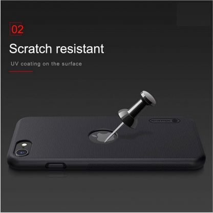 Nillkin Super Frosted Logo Cutout Case - поликарбонатов кейс с поставка за iPhone SE (2022), iPhone SE (2020), iPhone 8, iPhone 7 (черен) 4