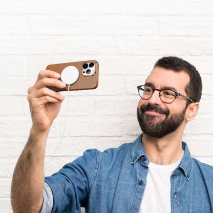 Dux Ducis Grit Faux Leather MagSafe Case - дизайнерски кожен кейс с MagSafe за iPhone 14 Pro (кафяв) 4