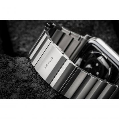 Nomad Strap Titanium Band V2 - титаниева каишка за Apple Watch 42мм, 44мм, 45мм, 46мм, Ultra 49мм (сребрист) 11