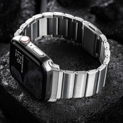 Nomad Strap Titanium Band V2 - титаниева каишка за Apple Watch 42мм, 44мм, 45мм, 46мм, Ultra 49мм (сребрист) 12