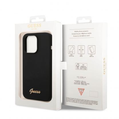 Guess Liquid Silicone Metal Logo MagSafe Case - силиконов (TPU) калъф с MagSafe за iPhone 14 Pro (черен)  6