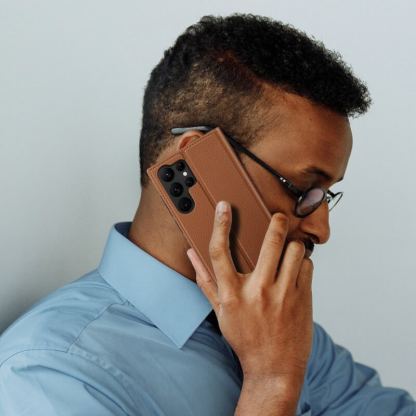 Dux Ducis Skin X2 Case - кожен калъф с поставка и отделение за кр. карти за Samsung Galaxy S23 Ultra (кафяв) 3