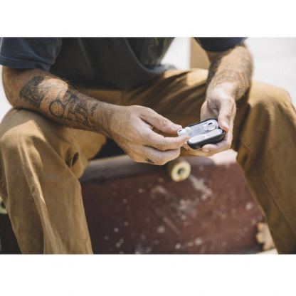 Gear4 AirPods Pro Apollo Silicone Case - силиконов калъф с карабинер за Apple AirPods Pro (светлозелен) 3