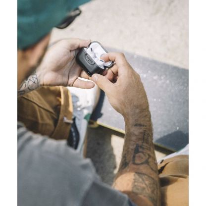 Gear4 AirPods Pro Apollo Silicone Case - силиконов калъф с карабинер за Apple AirPods Pro (светлозелен) 4