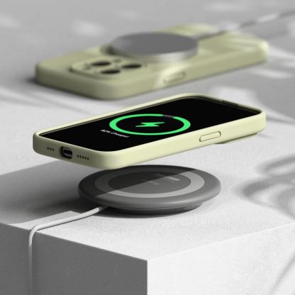 Ringke Liquid Silicone Magnetic Case - силиконов (TPU) калъф с MagSafe за iPhone 15 Pro Max (светлозелен) 9