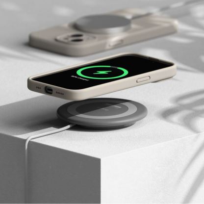 Ringke Liquid Silicone Magnetic Case - силиконов (TPU) калъф с MagSafe за iPhone 15 (бежов) 8