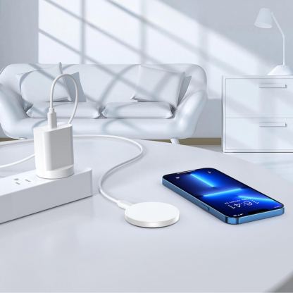 Choetech USB-C Magnetic Wireless Qi Charger Qi15W-A30 - поставка (пад) за безжично зареждане за iPhone с Magsafe (бял) 7